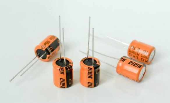 「NIPPON CHEMI-CON」電解電容極性接錯(cuò)會(huì)爆炸，如何避免？